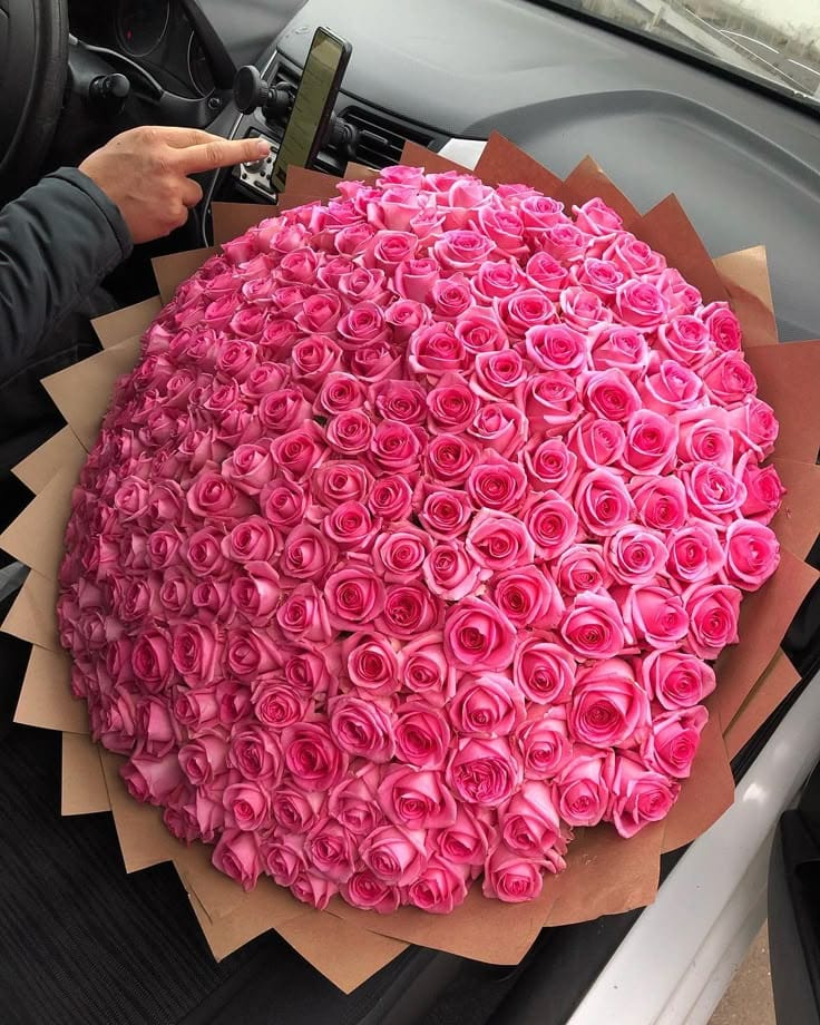 200 Pink Roses bouquet with wrapping