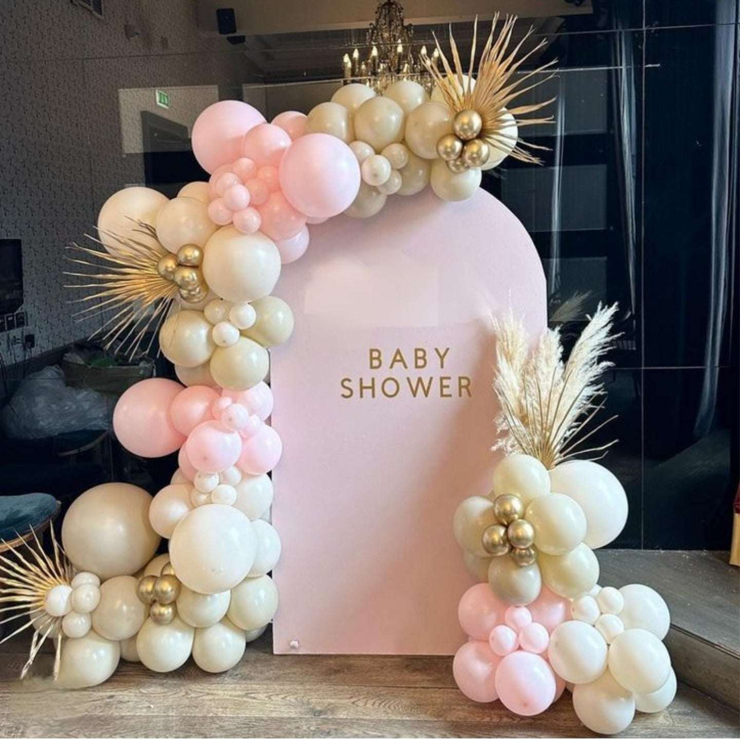 Baby Shower pink and white balloon decoration