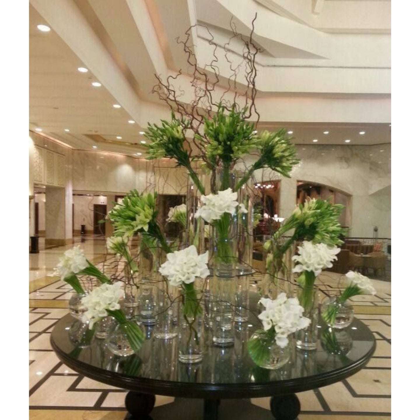 Calla lilies Flower Arrangement Dubai, UAE