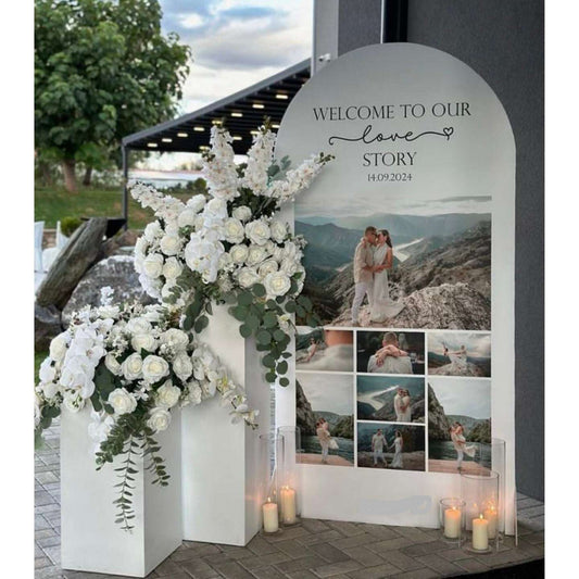 Proposal Decoration with white flowers and couple picture 