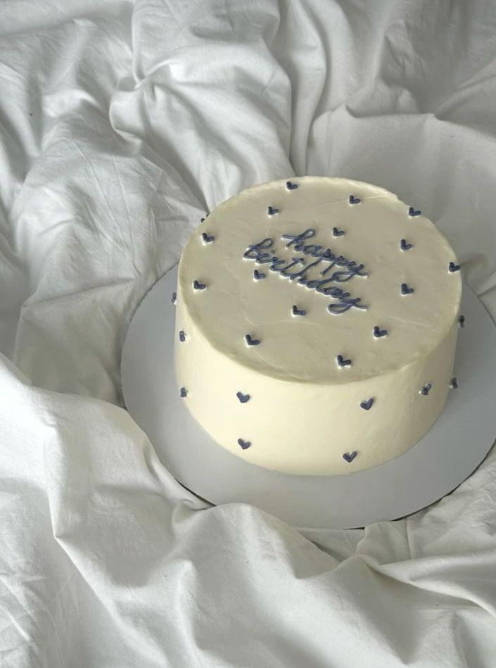 Hearted Happy Birthday cake n Dubai
