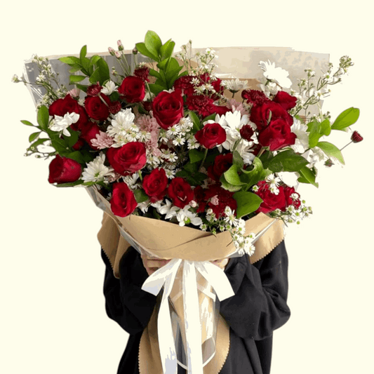 Mix Red, White, Green Flower Bouquet Online in Dubai, UAE 