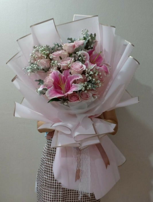 Pink Roses and Lilies flower bouquet