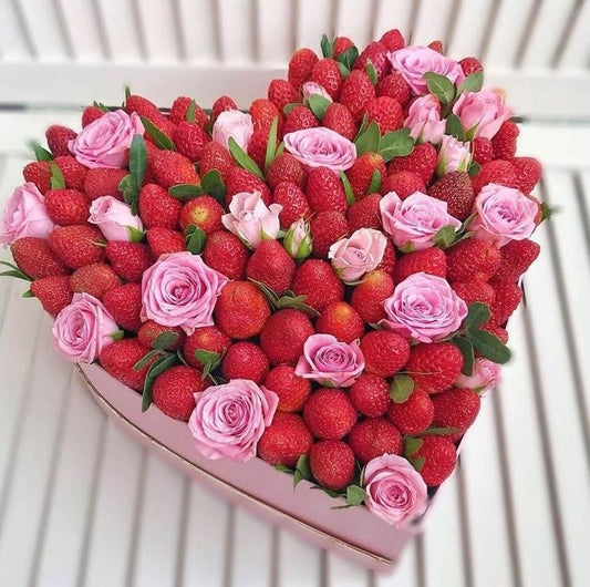 Pink Roses Heart Shapp box 