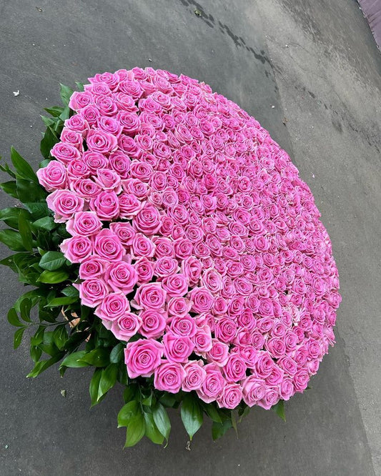 Pink Roses Bouquet with royal look 