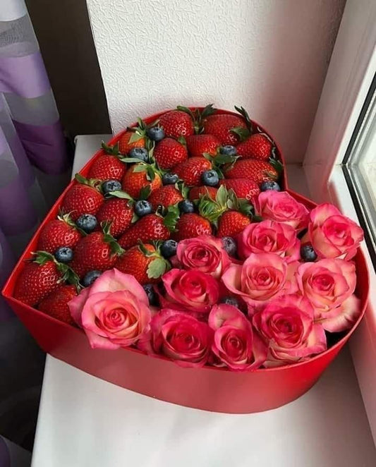 strawberry and red roses bos arrangement in dubai